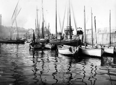 Smeatons Pier, St Ives by English Photographer